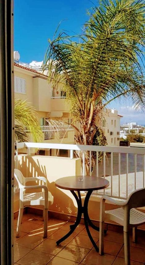 Armstrong Apartment Paralimni Exterior foto